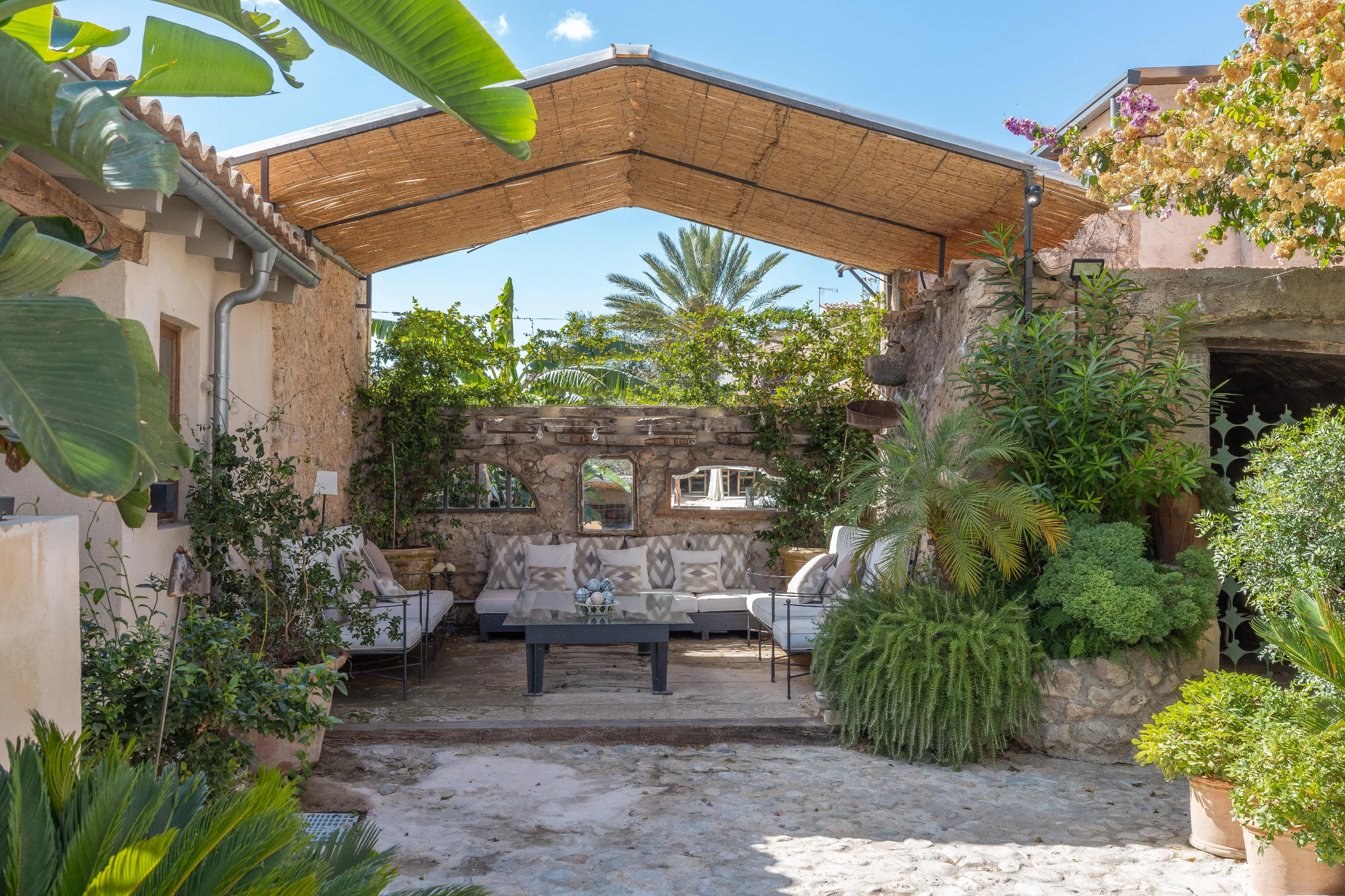 Encanto histórico y confort actual en una casa de piedra en Consell-23