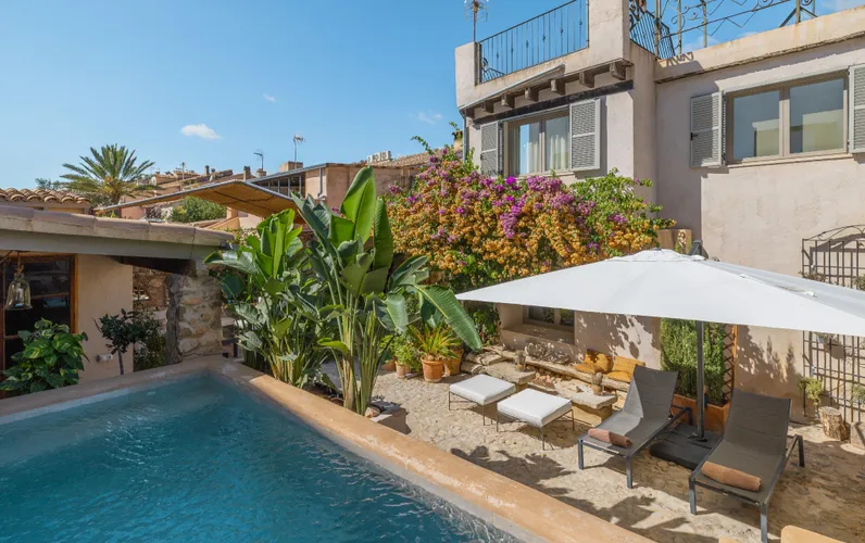 Encanto histórico y confort actual en una casa de piedra en Consell
