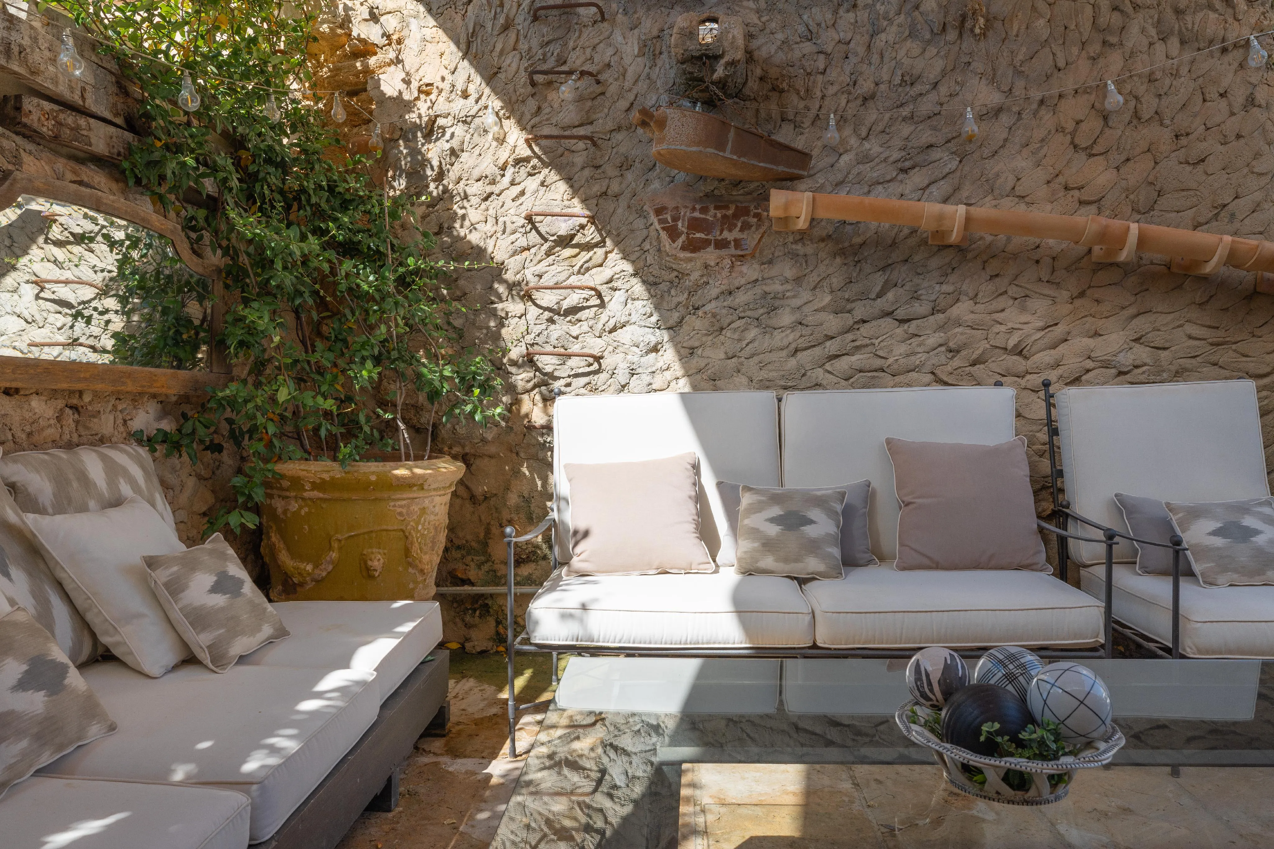 Encanto histórico y confort actual en una casa de piedra en Consell-21