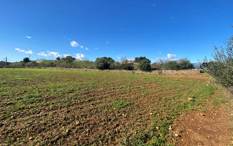 Schönes Baugrundstück ohne Genehmigung