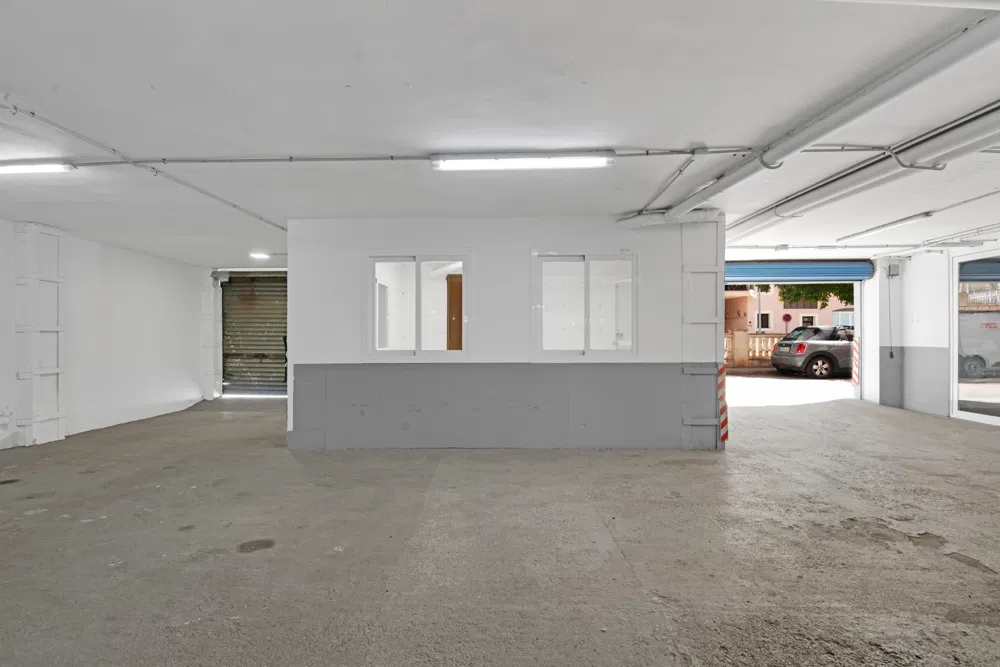 Exceptional warehouse in El Arenal-6