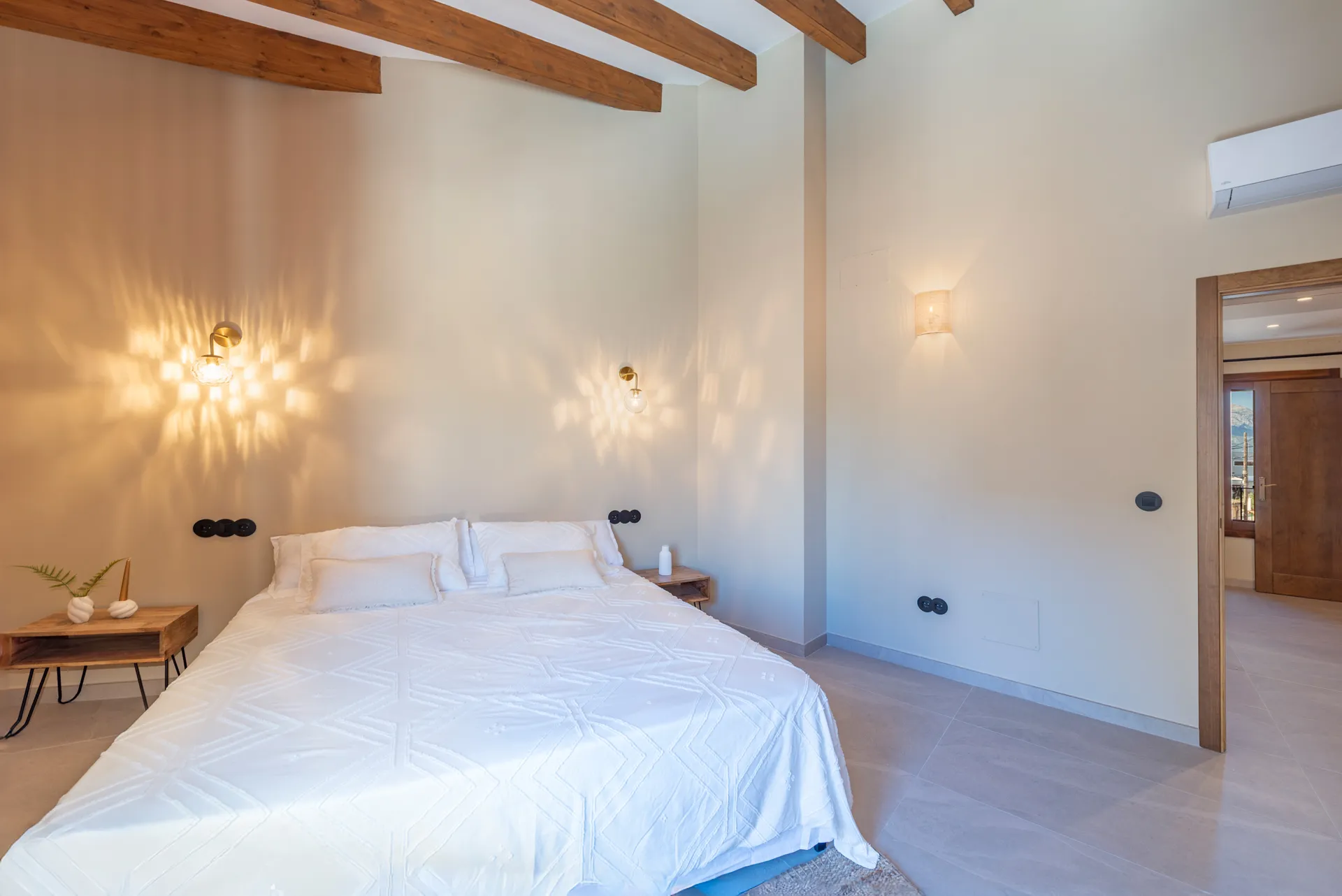 Gorgeous, modern townhouse in Muro with private courtyard and pool-19