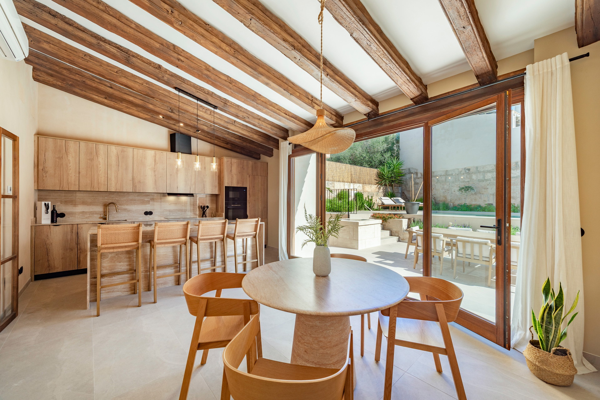 Elegante villetta a schiera a Muro con cortile privato, piscina e comfort abitativo moderno-6