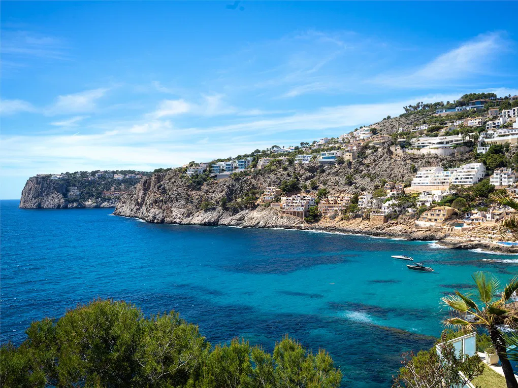 Villa composta da 3 appartamenti in prima linea di mare con accesso diretto al mare-29