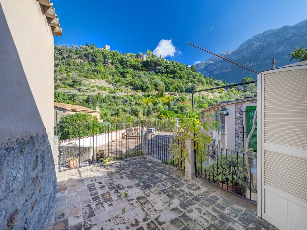 Charming village house in Deiá-1