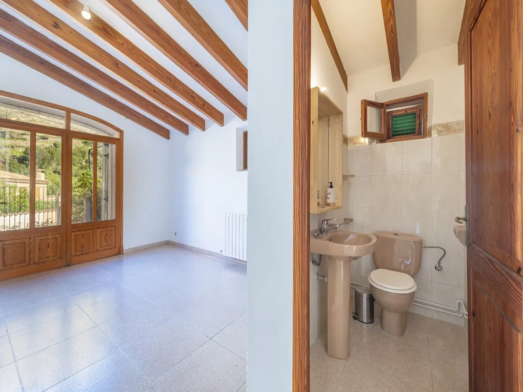 Charming village house in Deiá-10