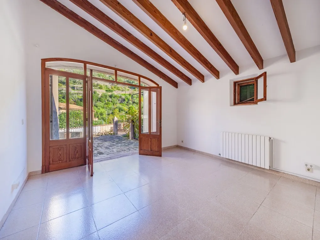 Charming village house in Deiá-4