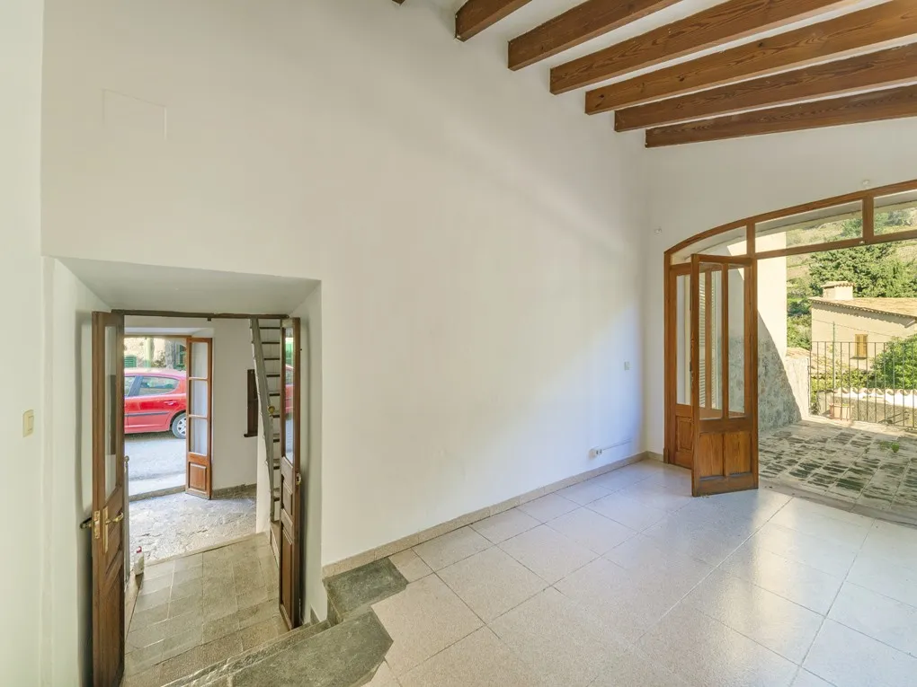 Charming village house in Deiá-3