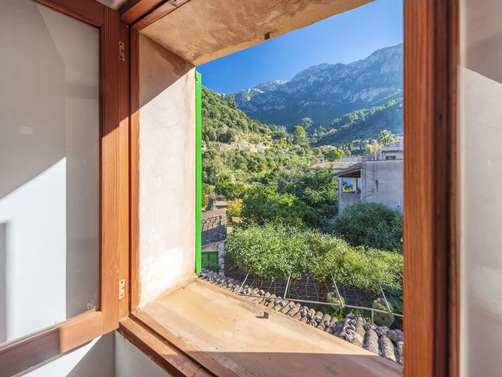 Charming village house in Deiá-20