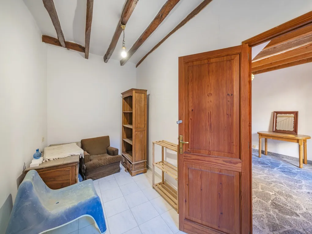 Charming village house in Deiá-11