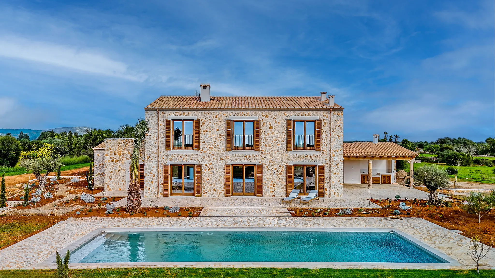 Finca i natursten nær naturparken Mondrago-1