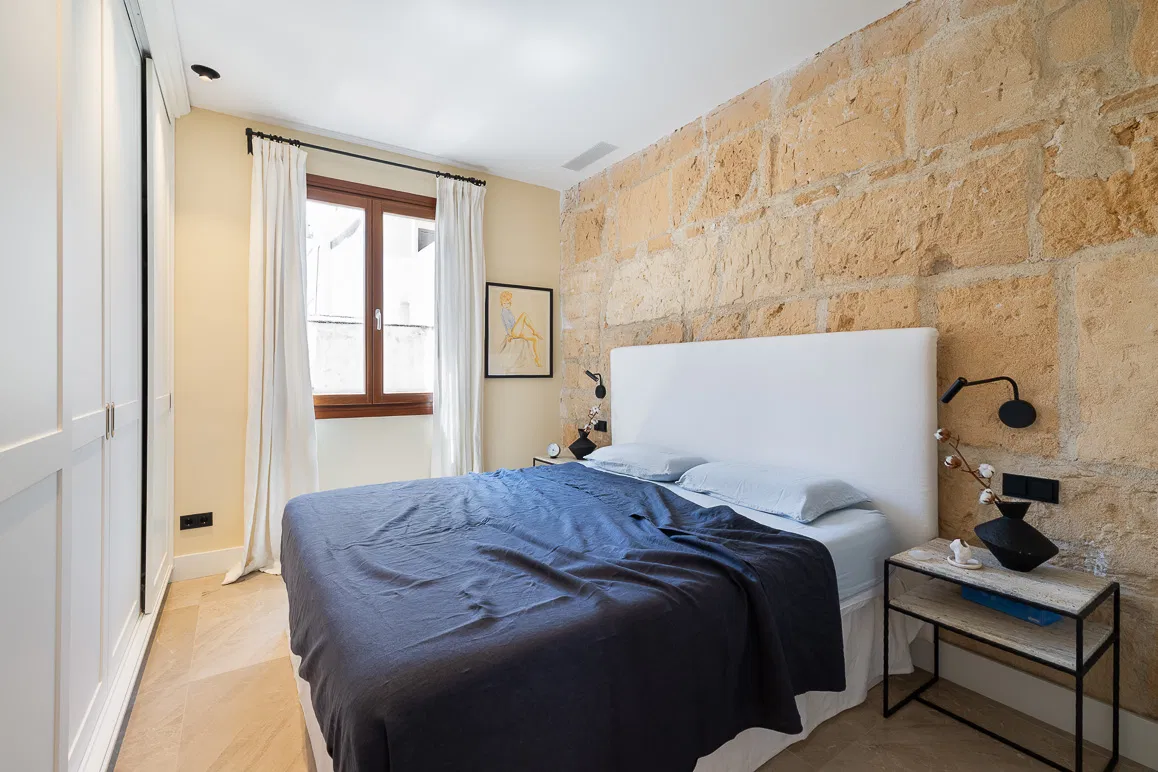 Newly refurbished flat in the heart of the Old Town, with a lift and a loggia-14