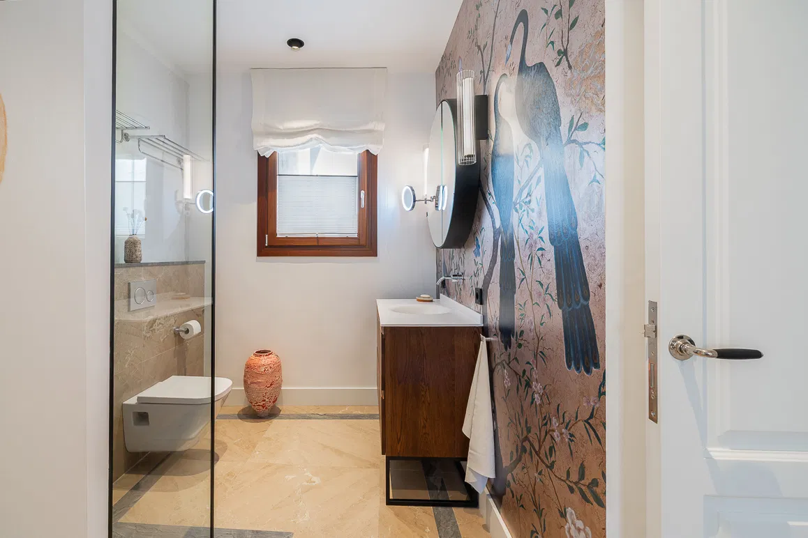 Newly refurbished flat in the heart of the Old Town, with a lift and a loggia-15
