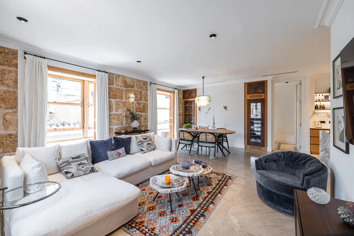 Newly refurbished flat in the heart of the Old Town, with a lift and a loggia-4