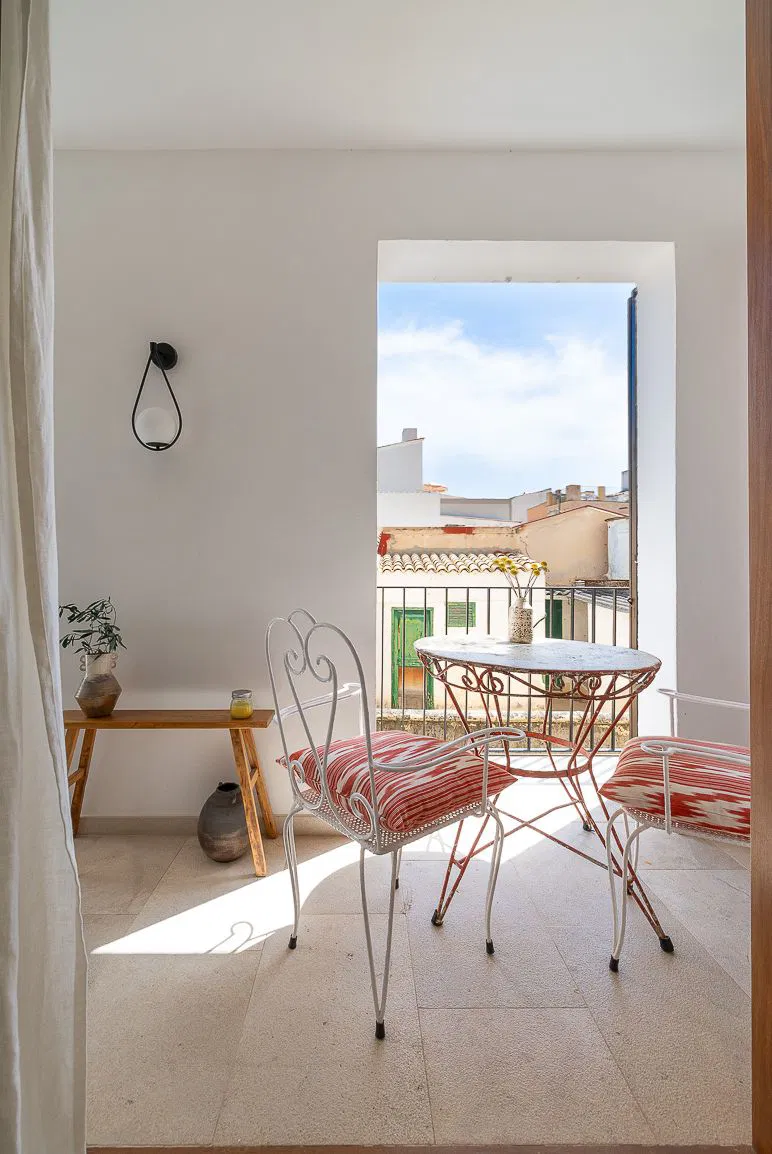 Newly refurbished flat in the heart of the Old Town, with a lift and a loggia-12