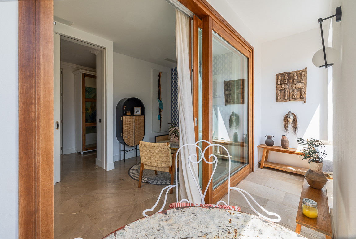 Newly refurbished flat in the heart of the Old Town, with a lift and a loggia-11