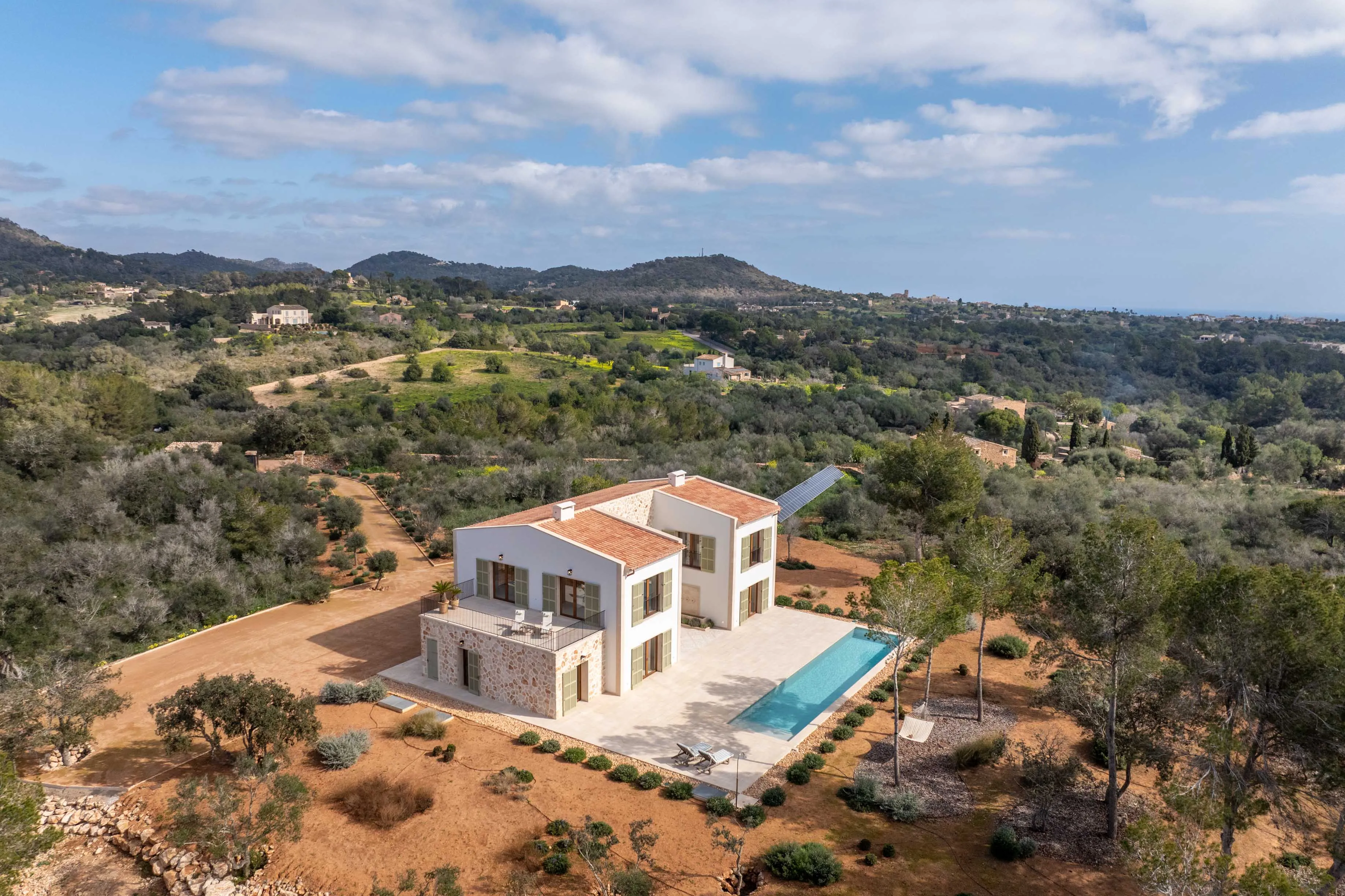 Medelhavsdrömfinca med hisnande panoramautsikt och maximal komfort-1