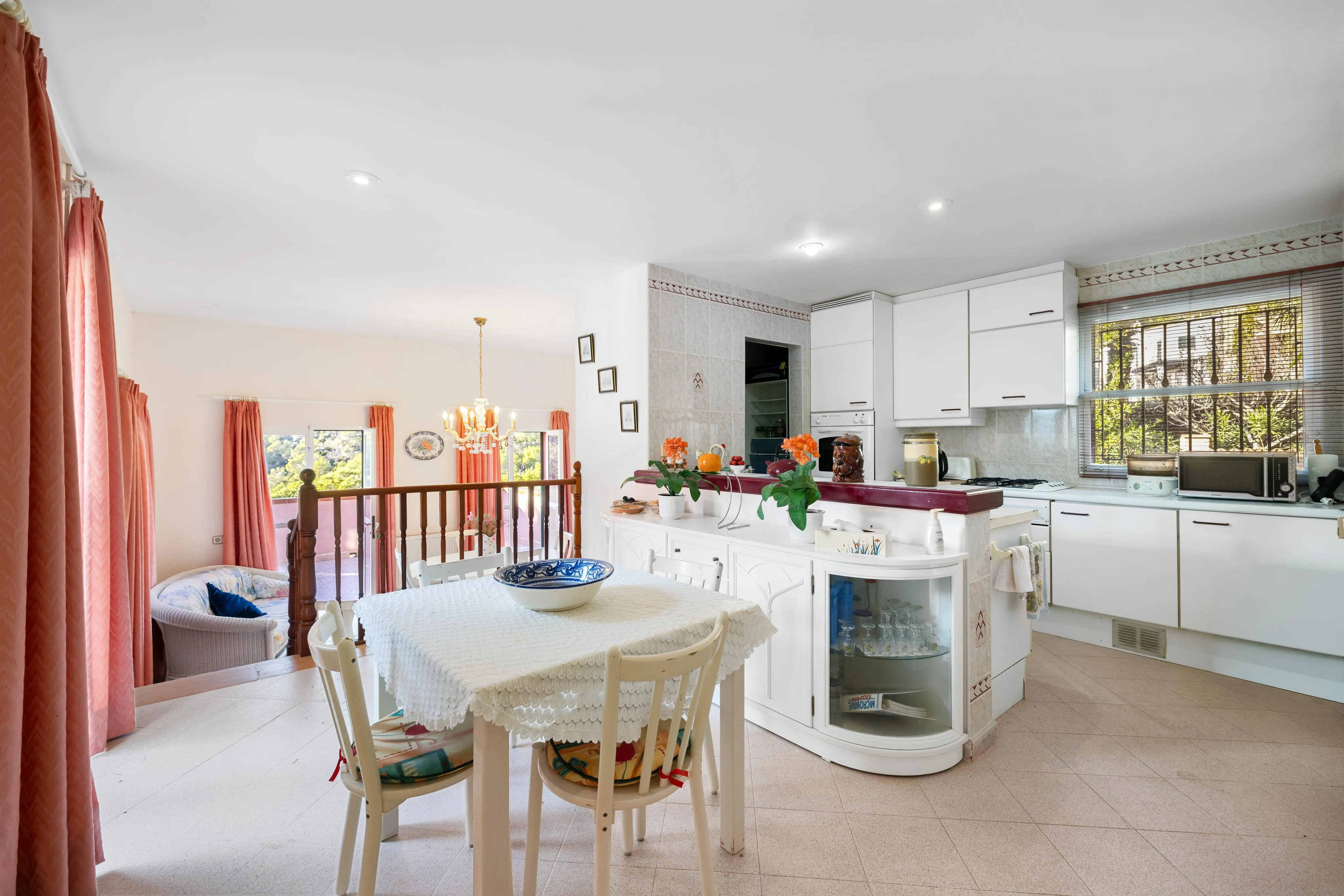 Vila amb potencial de reforma a la zona residencial de Monport-5