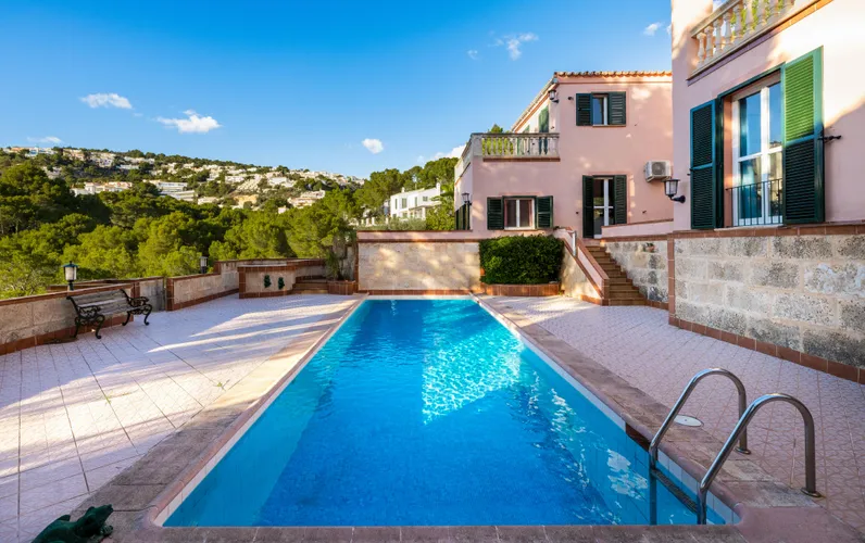 Villa con potenziale di sviluppo in una buona zona residenziale di Monport