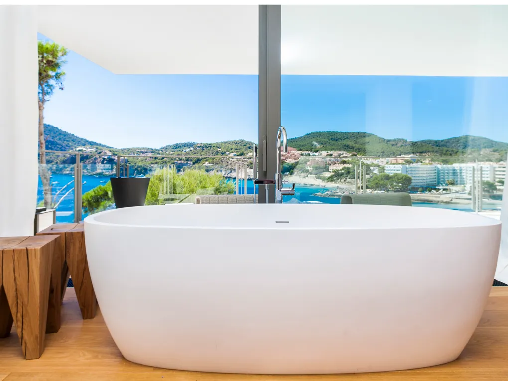 Luksuriøs villa med direkte adgang til havet i Camp de Mar-6