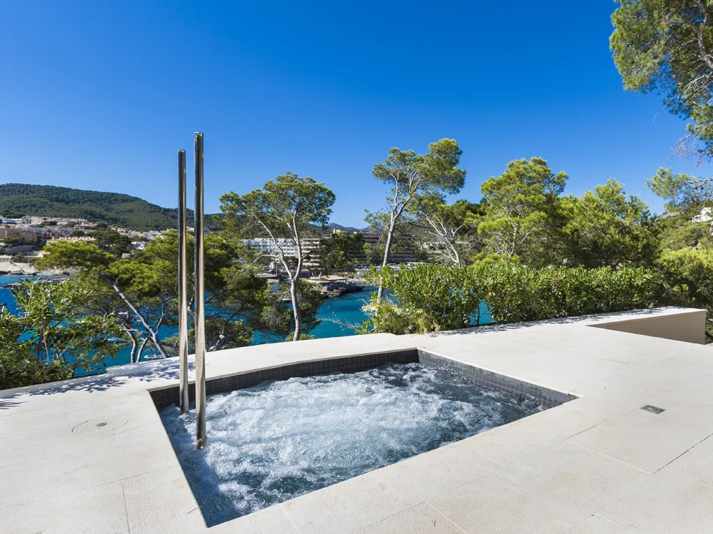 Luxurious villa with direct sea access in Camp de Mar-8