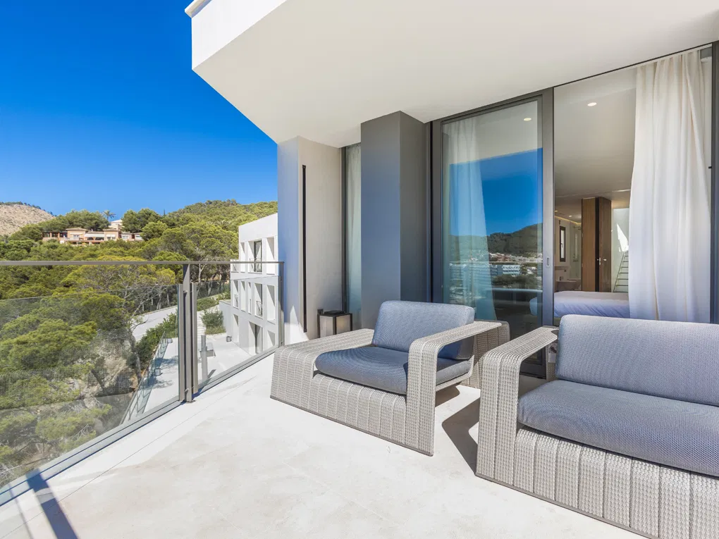 Luxurious villa with direct sea access in Camp de Mar-19
