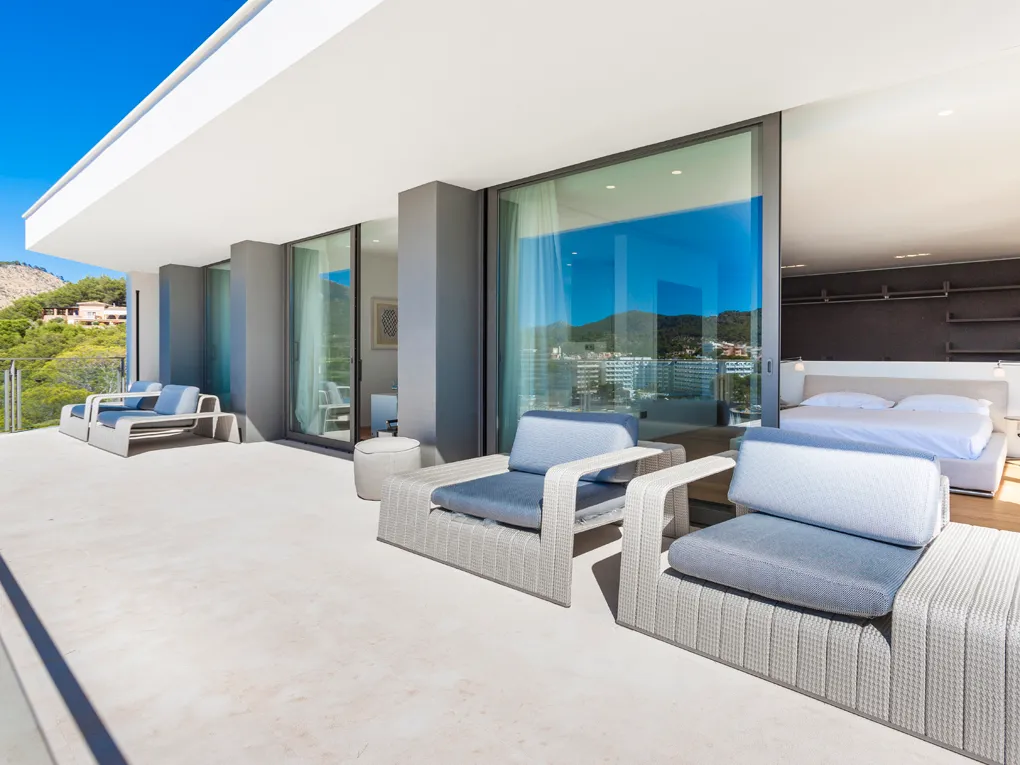 Luxurious villa with direct sea access in Camp de Mar-11