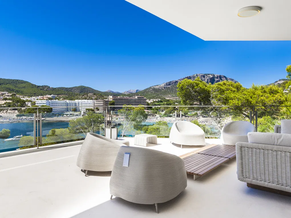 Luxurious villa with direct sea access in Camp de Mar-10