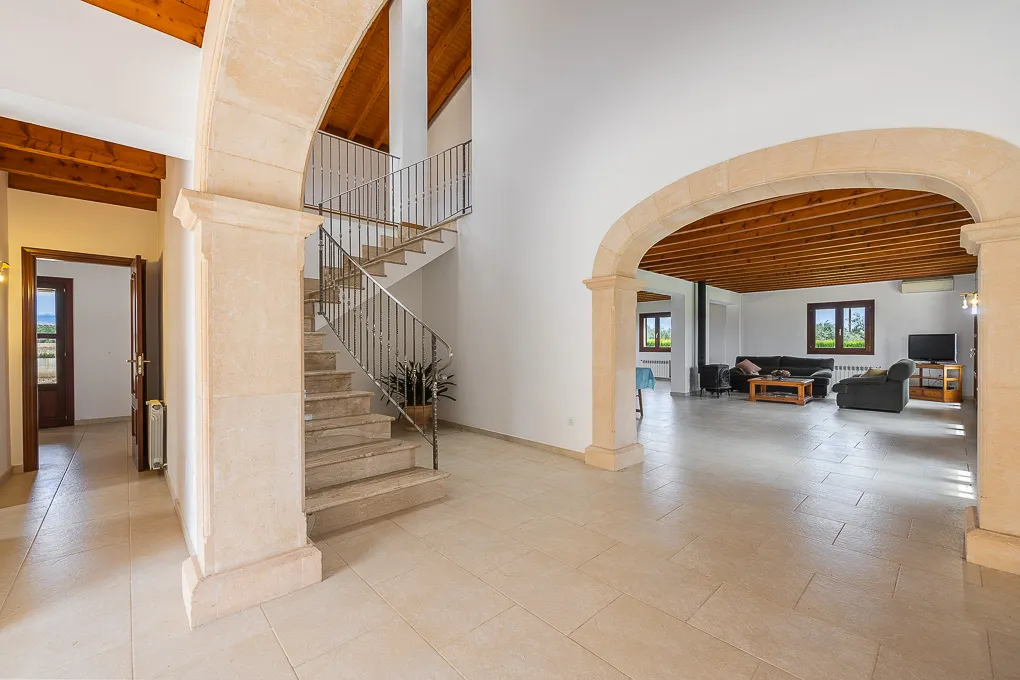 Casa de campo de alta calidad en ubicación privada-5