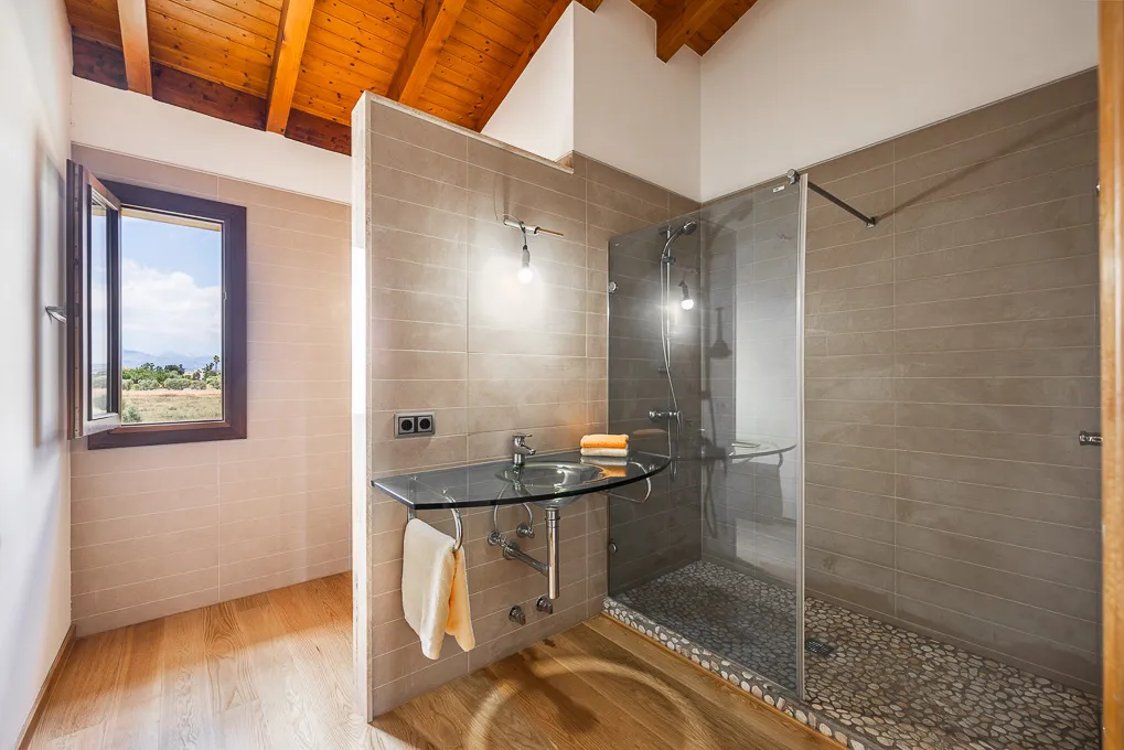 Landsted i topkvalitet med privat beliggenhed-11