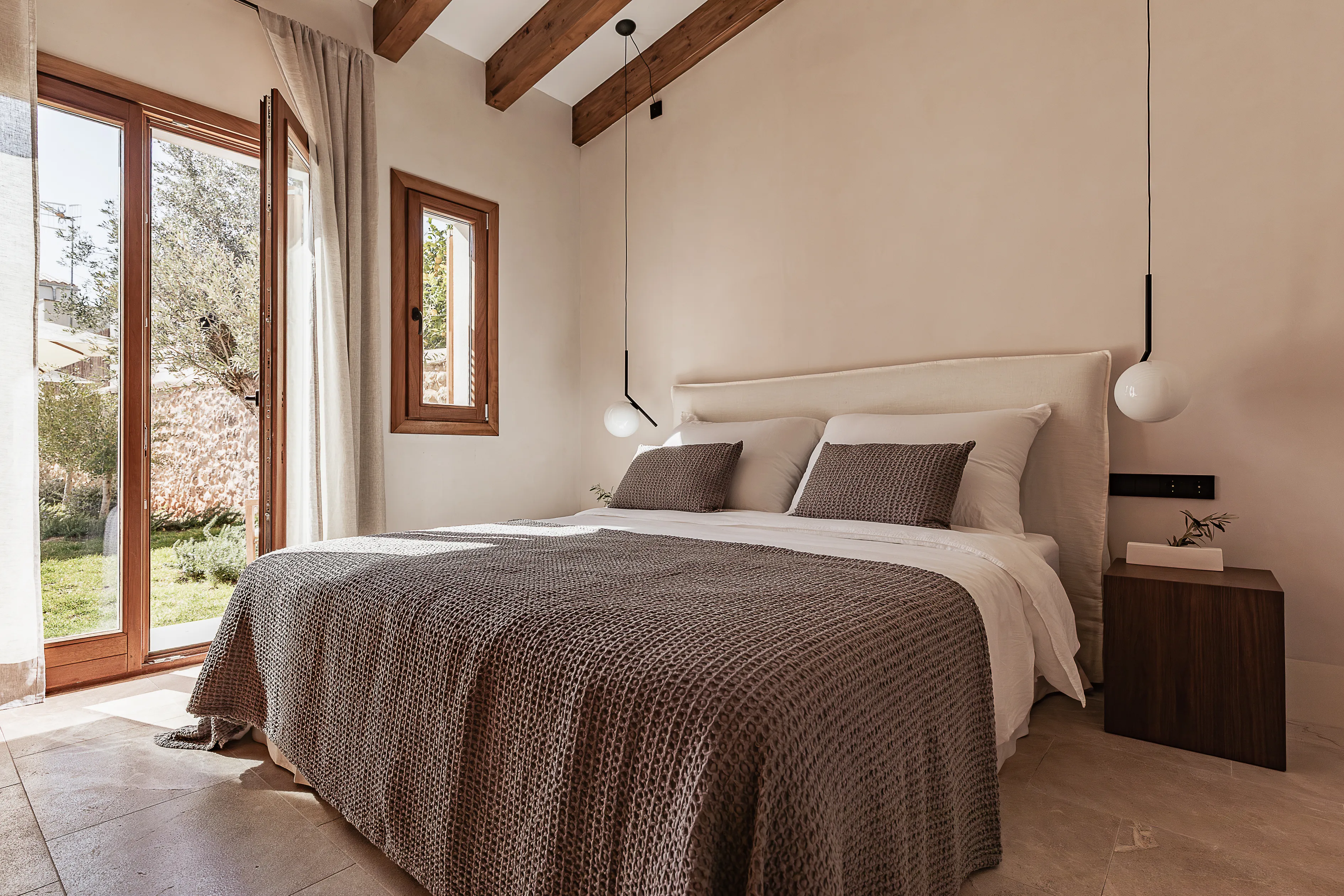 Renoviertes, stilvolles Stadthaus mit Pool und Garten-7