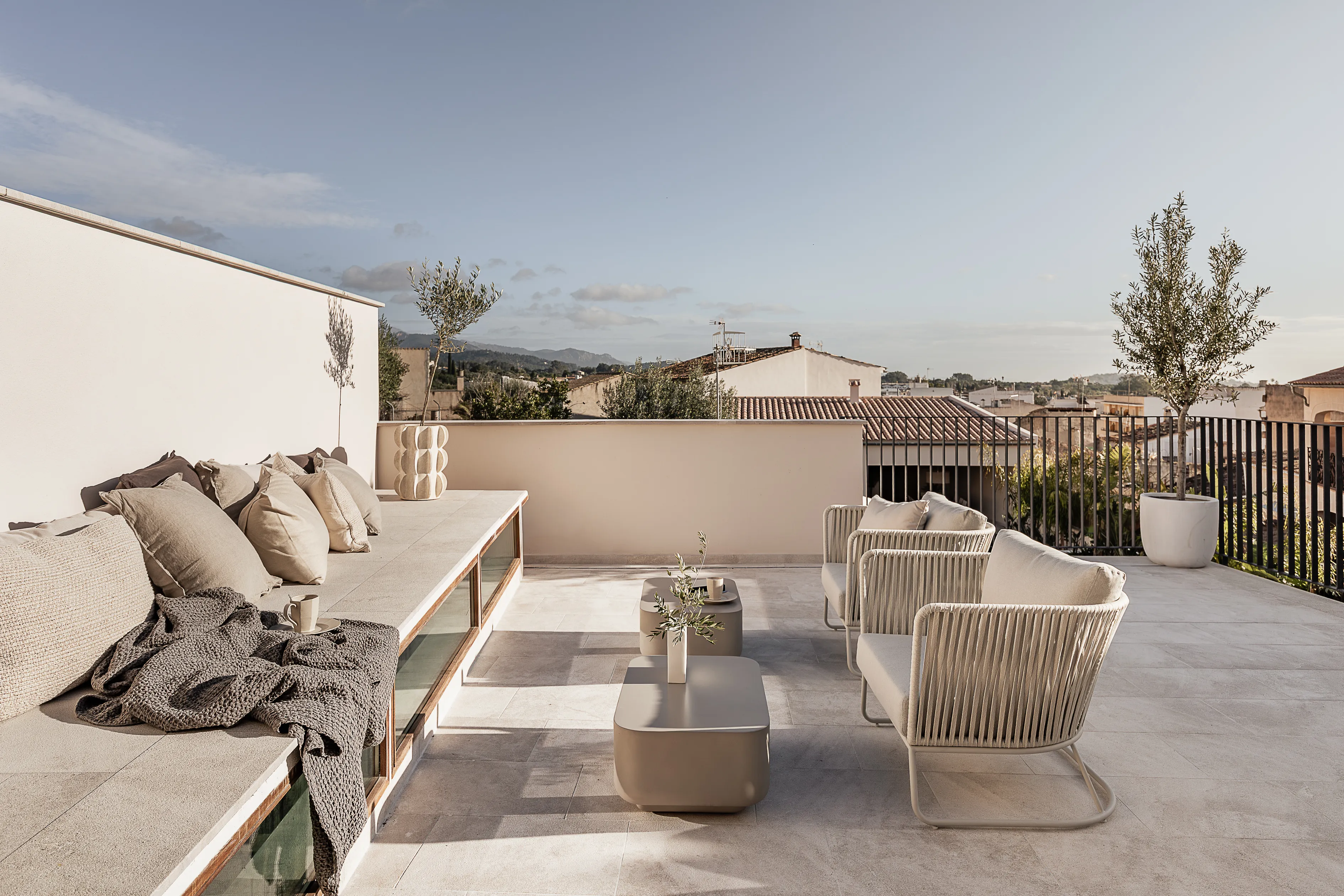 Renoviertes, stilvolles Stadthaus mit Pool und Garten-11