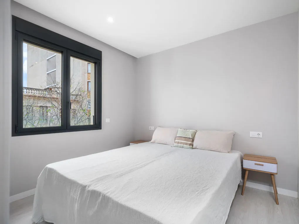 Moderno piso renovado con azotea privada en la calle Blanquerna-7