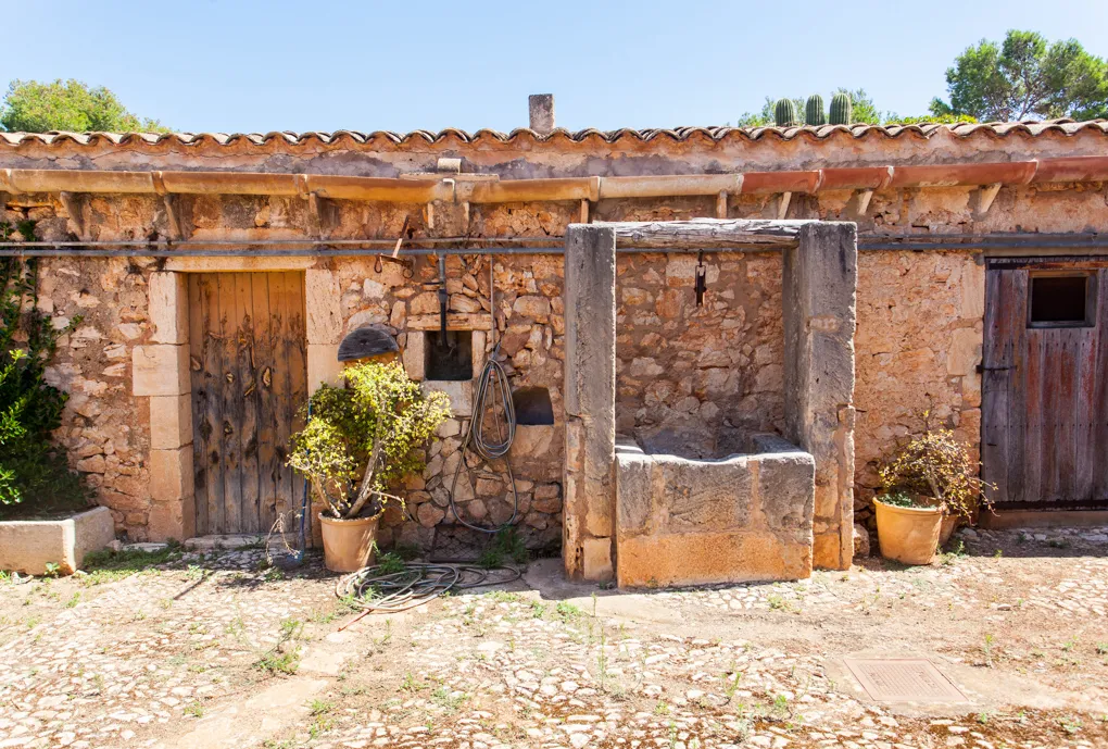 Stately residence with sea views-12