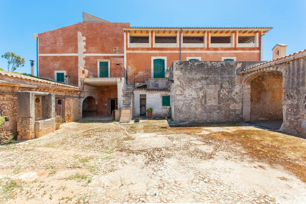 Stately residence with sea views-11