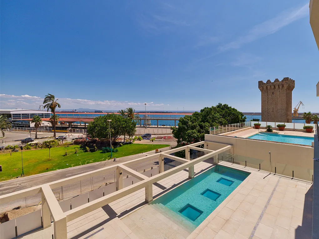 Uniek nieuwbouw penthouse met uitzicht op zee-24