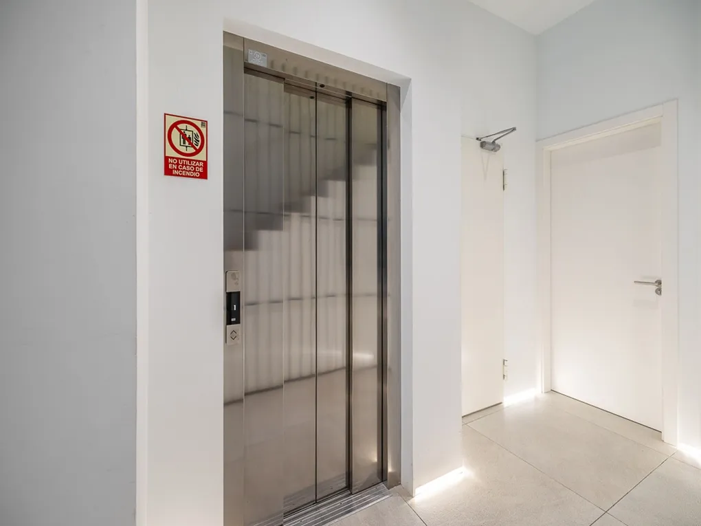 Modern penthouse - dakterras met gemeenschappelijk zwembad-17