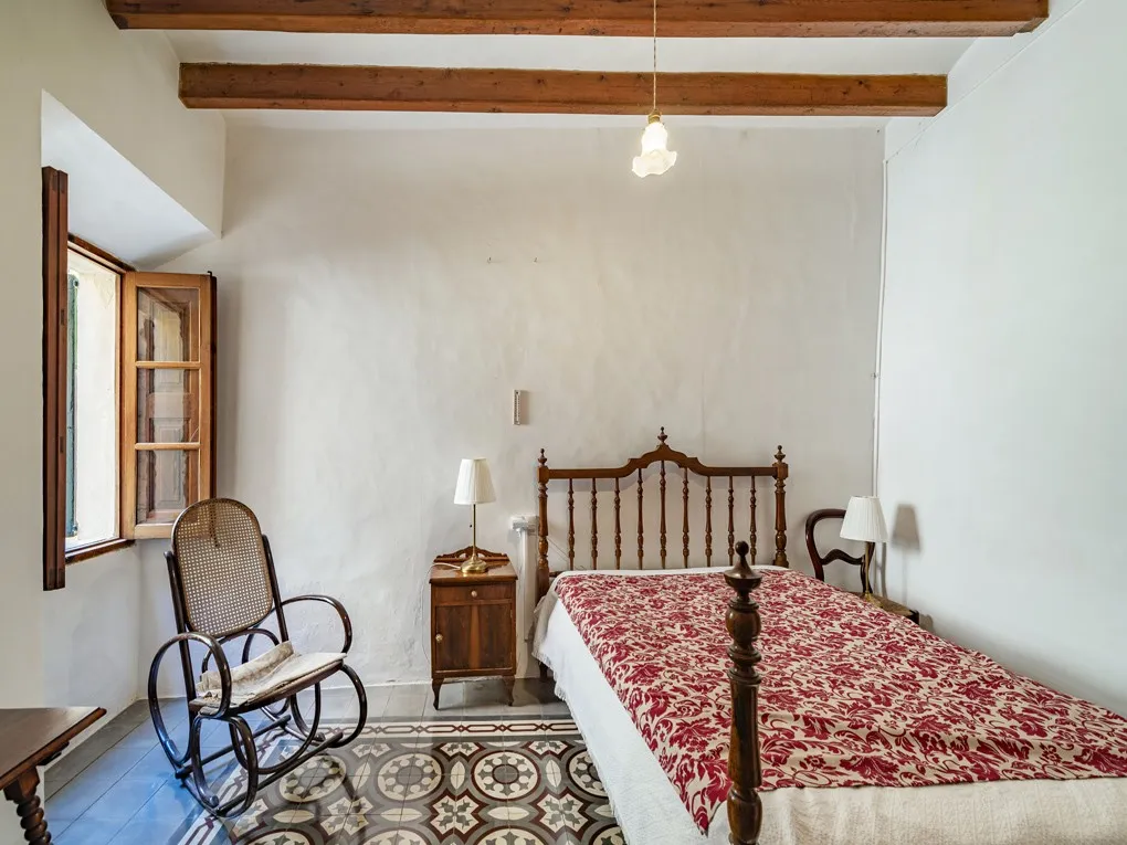 Townhouse in the center of Fornalutx-11