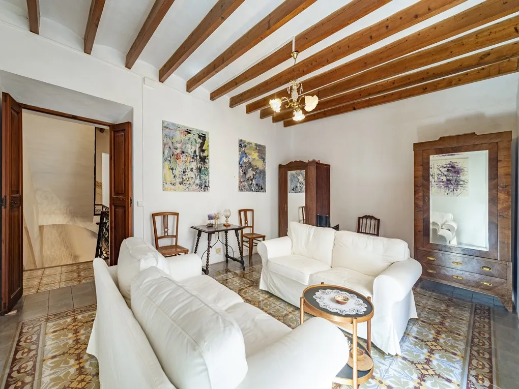 Townhouse in the center of Fornalutx-10