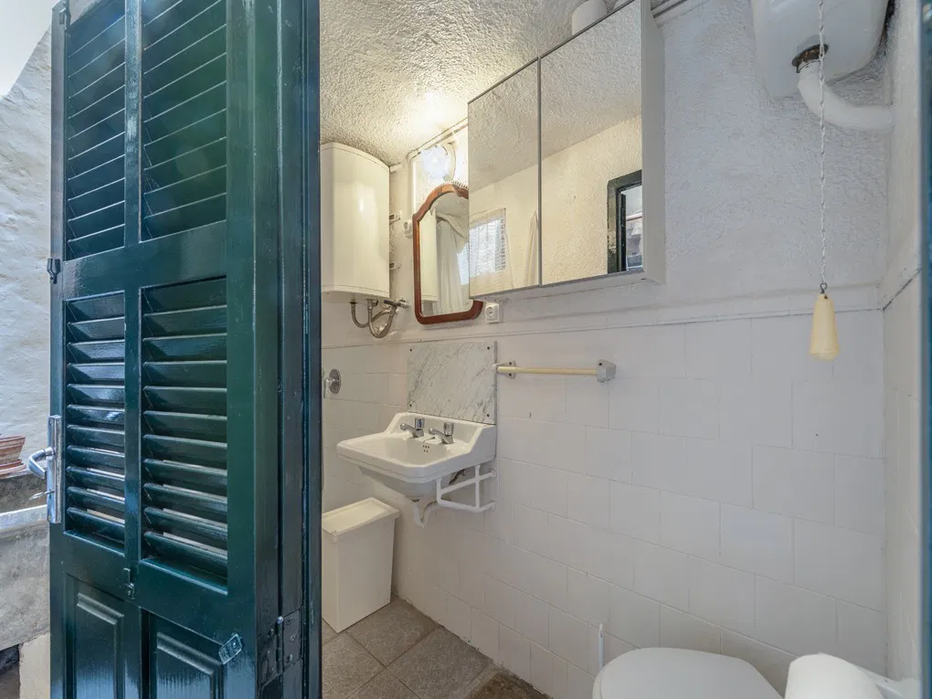Townhouse in central Fornalutx-7