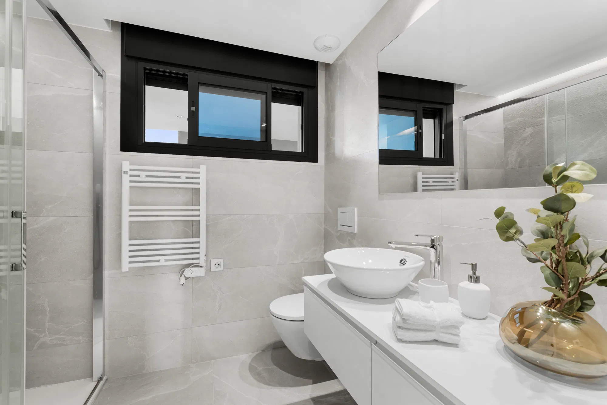 Appartement avec jardin dans un nouveau complexe moderne avec une grande piscine commune-14