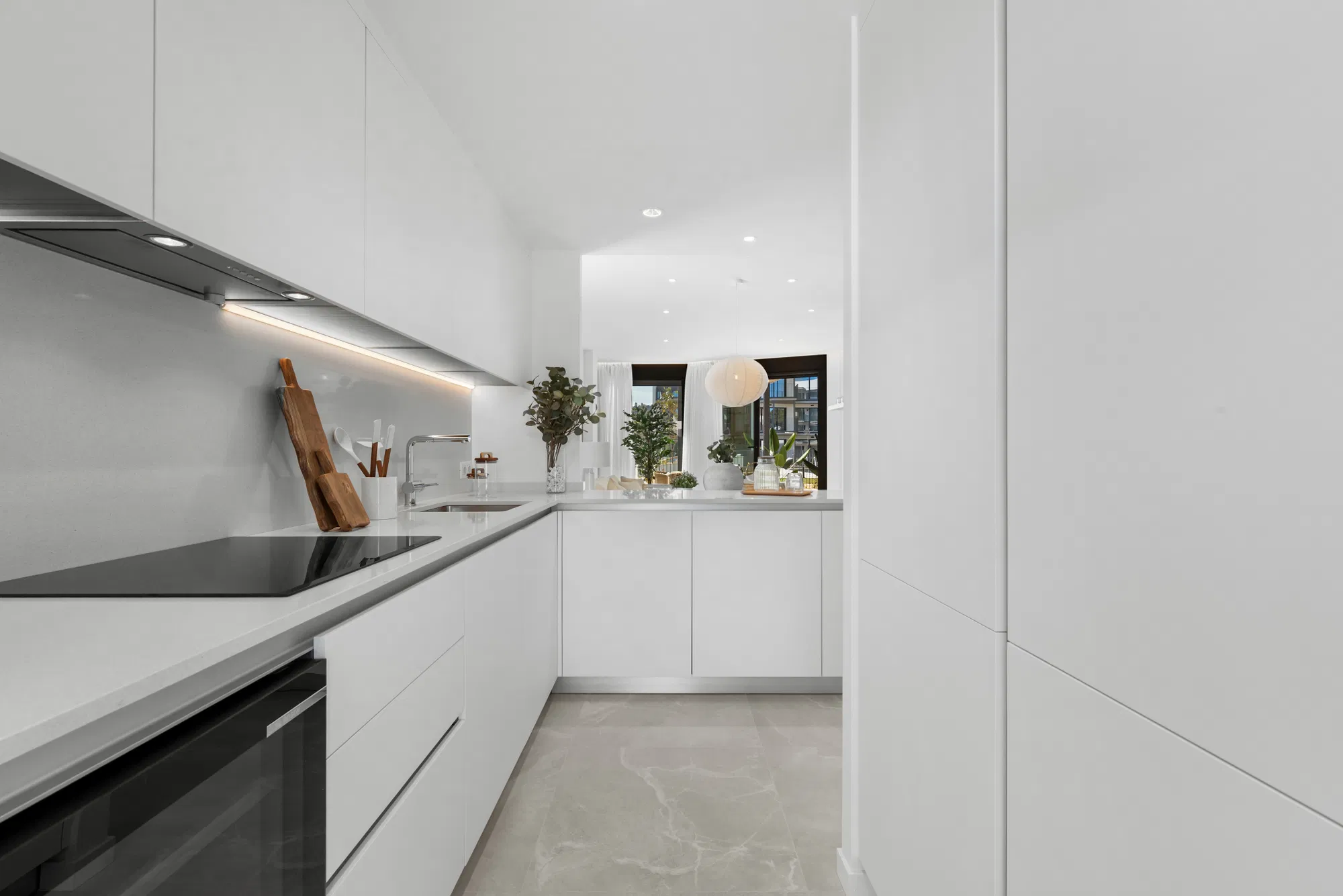 Appartement avec jardin dans un nouveau complexe moderne avec une grande piscine commune-8