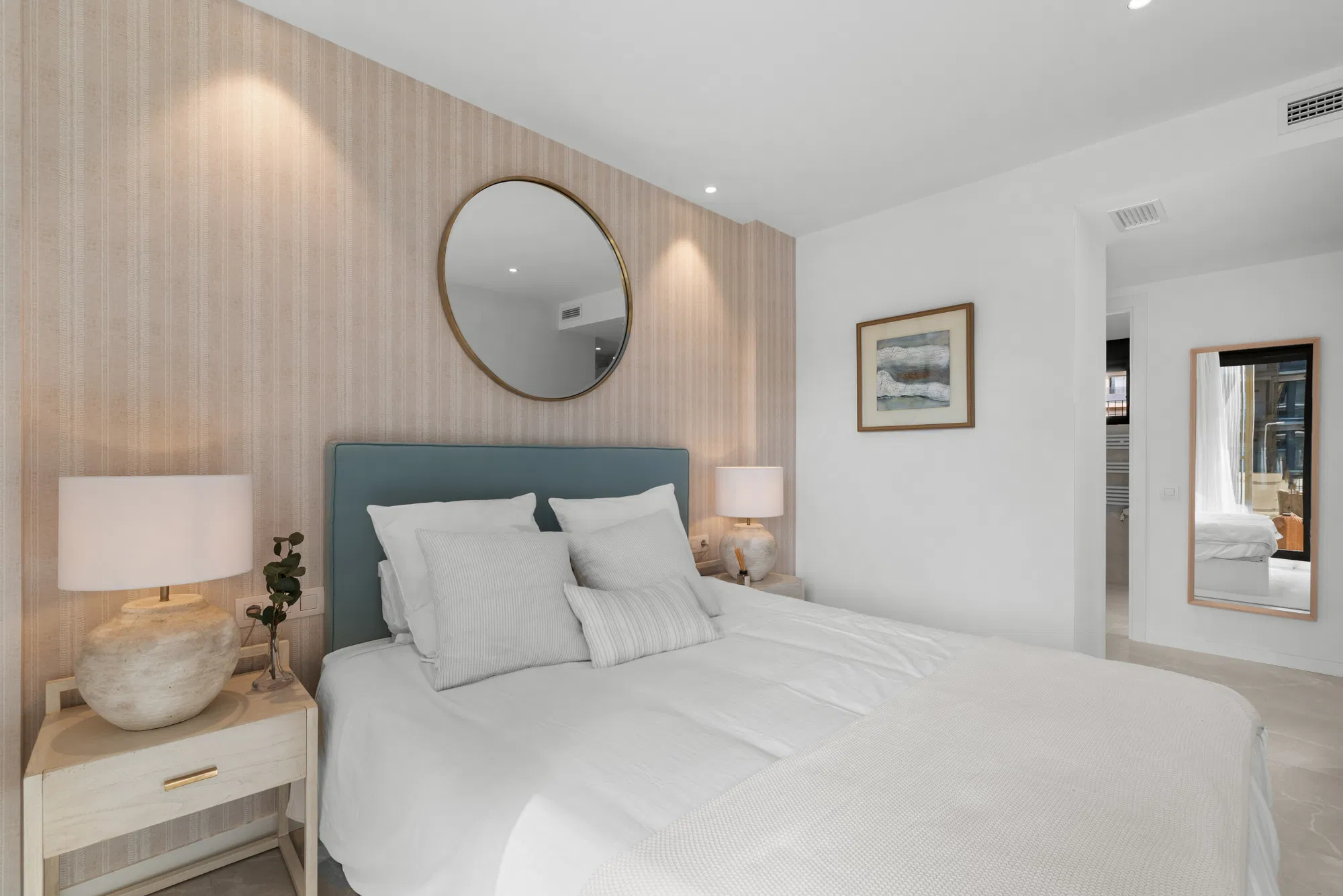 Appartement avec jardin dans un nouveau complexe moderne avec une grande piscine commune-12