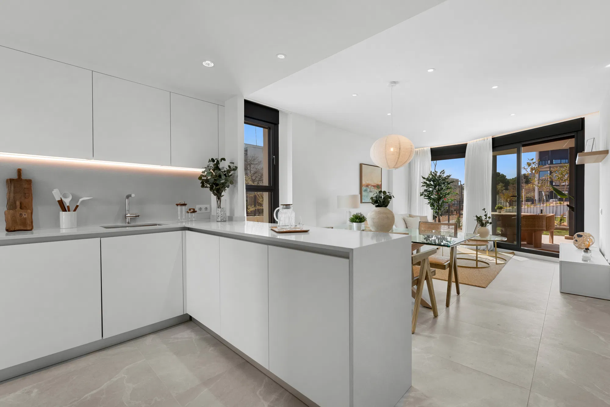 Appartement avec jardin dans un nouveau complexe moderne avec une grande piscine commune-6