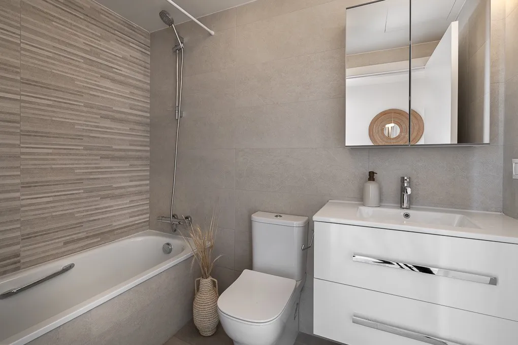 Newly built apartment with terrace, sea view, parking, communal pool-9