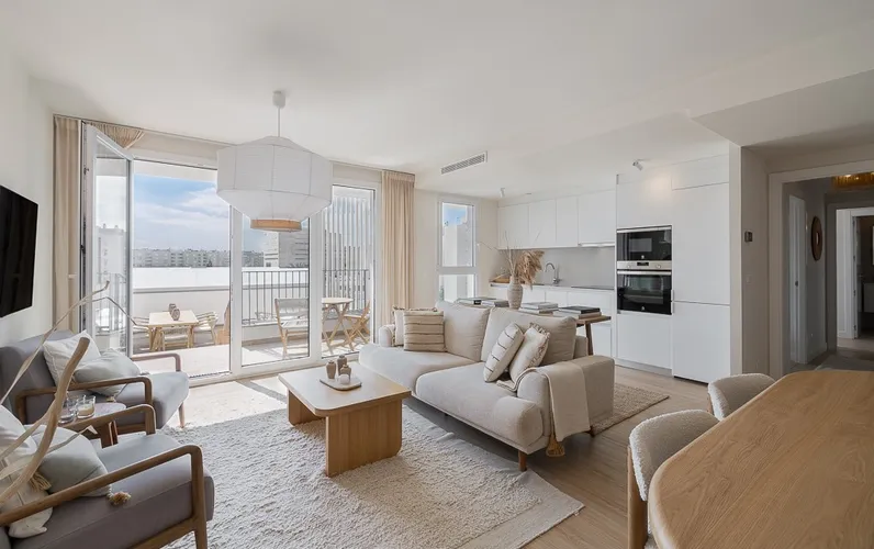 Appartement neuf avec terrasse, vue sur mer, parking et piscine communautaire - Nou Llevant