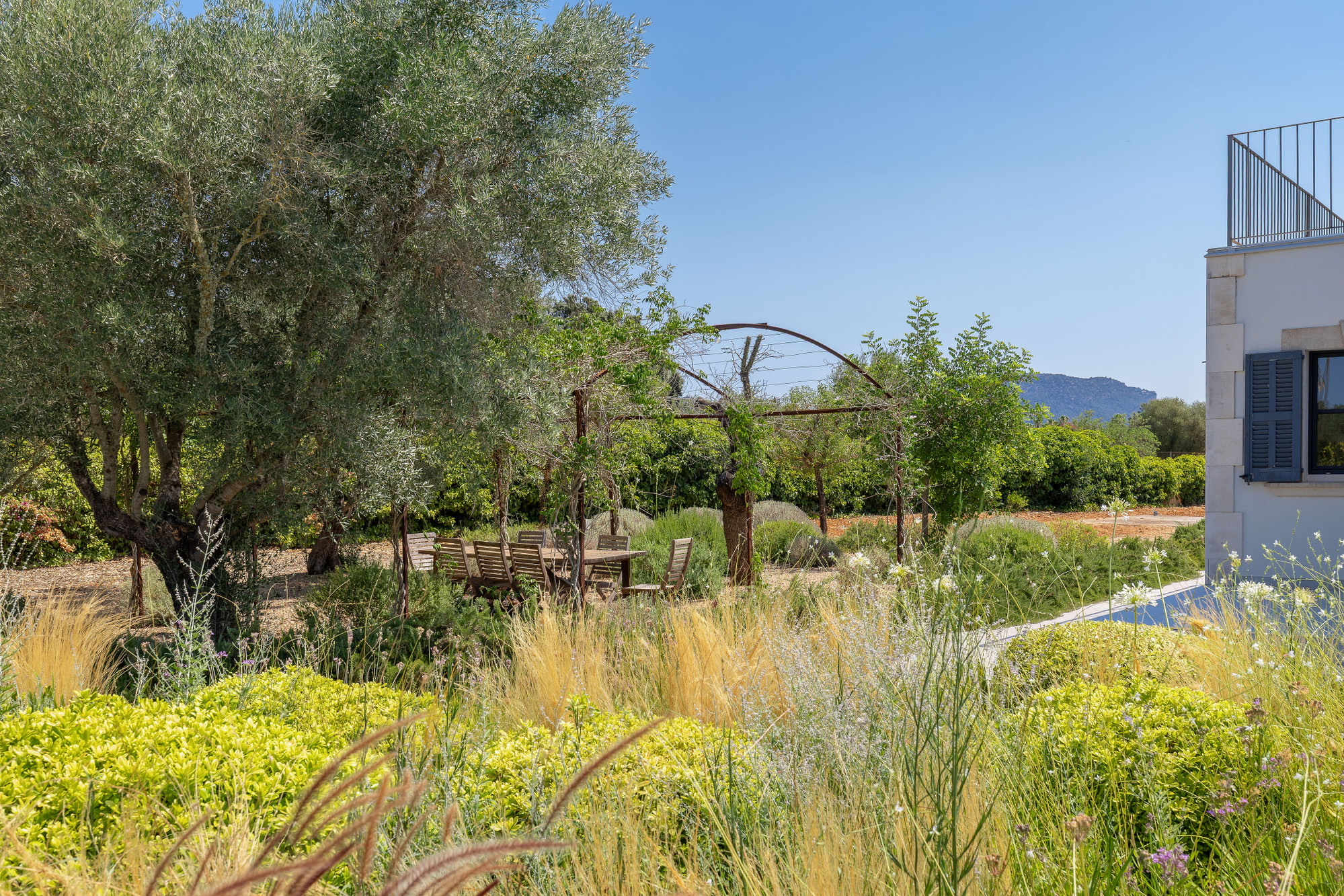 Beautifully renovated country house with pool and mountain views near Llucmajor-17
