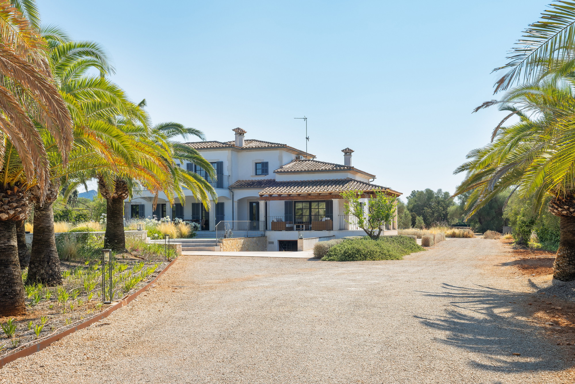 Beautifully renovated country house with pool and mountain views near Llucmajor-3