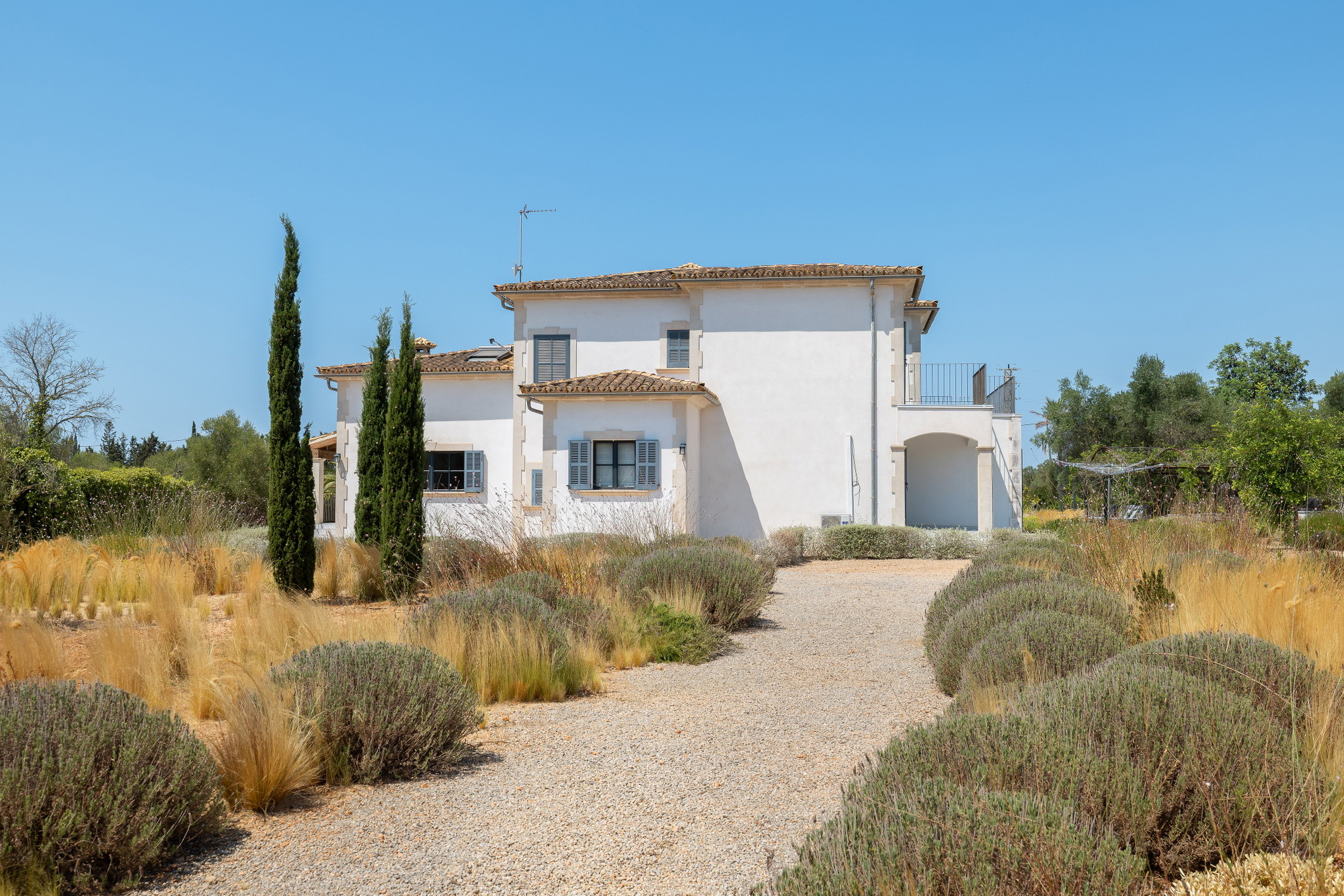 Beautifully renovated country house with pool and mountain views near Llucmajor-18