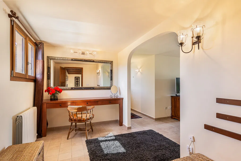 Modern villa with mediterranean charm near Llucmajor-16